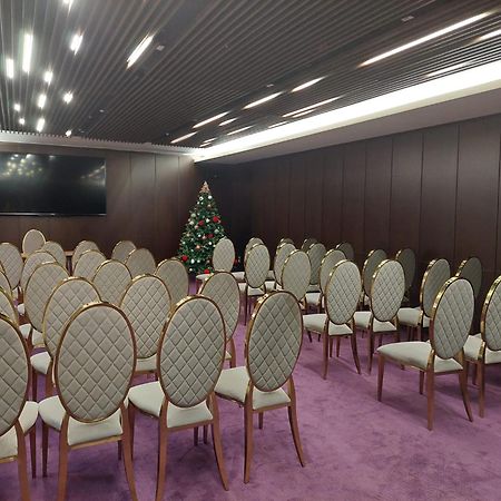 Hotel Cubix Брашов Экстерьер фото
