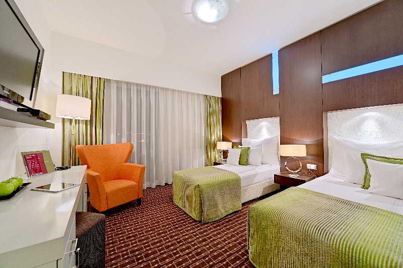 Hotel Cubix Брашов Экстерьер фото