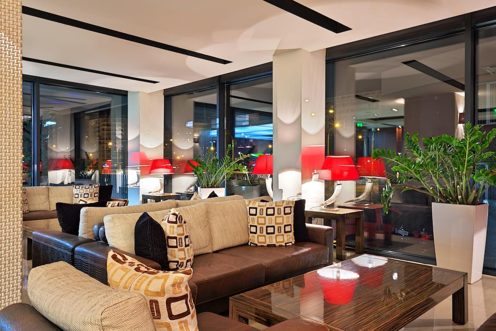 Hotel Cubix Брашов Экстерьер фото
